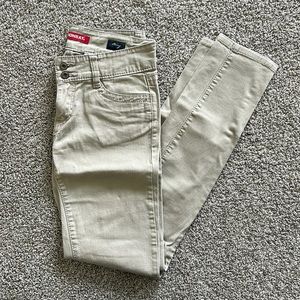 Mid-rise Skinny Jean
